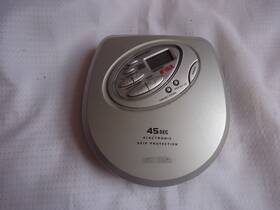 9913-45 Audiovox Dm Portable Cd Player/radio/digital/45sec Electronic Skip 2002