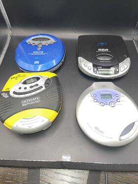 Dm8717-45k Audiovox Lot Of 4 Compact Portable Disc Player The Only One That Works Is