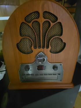 Cosley Cr32dpa Antique Vintage 1940s Look Cd Player And Radio