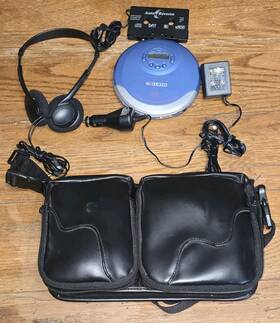 Curtis Cd090 Portable Cd Player Model W Original Headphones Wall And Car Charger