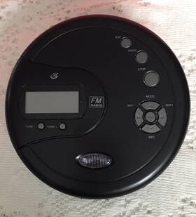 332b Gpx Vtg. Personnal Cd Player/fm Radio Model Pc Uses 2aa Batteries Works