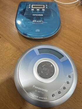 Koss Slmp73j Lot Of 2 Portable Cd Players Panasonic And 40asp Cdp1689b Not Working