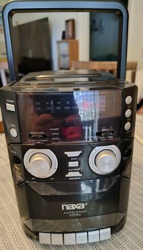 Naxa Npa-426 Portable Cd Player Am Fm Radio Cassette Not Tested No Cords