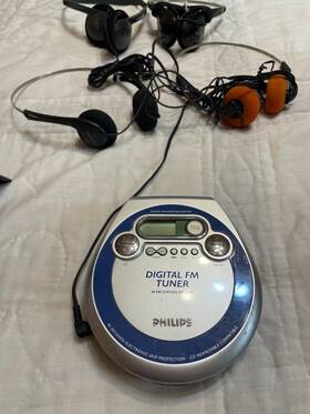 Azt320 Philips Portable Cd Player Discman Walkman With Tuner