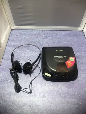 Sanyo Cdp-160 Compact Disc Portable Cd Player Bassxpander Model Tested And Works