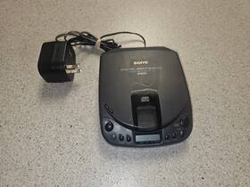 Cdp-350 Sanyo Compact Disc Player Anti-shock Discman With Charger. Tested