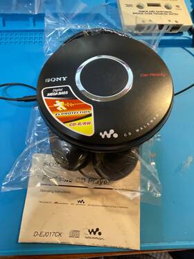 Sony D-cj017ck Vintage Cd Player Beautiful Tested Working With Headphones