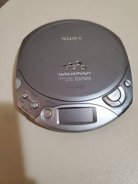 D-f20 Sony D-f20/c Portable Cd Player With Am/fm Tuner - Silver Vgc