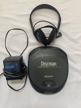 Discman-d-151 Sony Digital Mega Bass Portable Compact Disc Player Tested Works