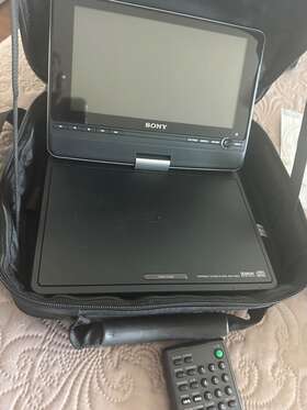 Fx810 Sony Portable Cd Player Slightlt Used Includes Remote Control Headphones And
