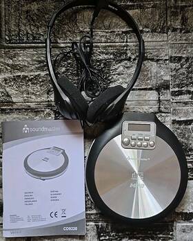 Cd9220 Soundmaster Portable Cd Player Programmable X-bass Silver Black Headphone