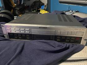 A727 Struder Cd Player Vintage Rare Turns On