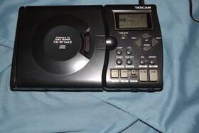 Cd-bt1mkii Tascam Portable Cd Bass Trainer Model Japan Parts Or Repair