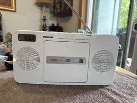 Ty-cr22 Toshiba Cutebeat Synthesizer Tuner Cd Radio White