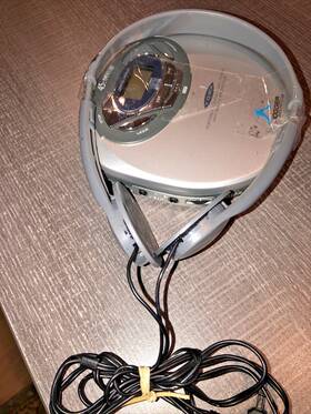 C3974 Yorx 60- Sec Esp Portable Cd Player Silver Headphones Jack Anti Shock Jogger
