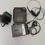 Sony Md Walkman MZ-E2 W/case, Battery Pack, Remote, Headphones, Powers *read*. Fixed Price $134.89.