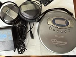 Sony Cd Walkman G-protection Fm/am Player Silver W/ Headphones & Ac Adapter. Fixed Price $55.00.