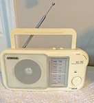 Vintage Aiwa Ac/dc Radio Receiver FR-C30. Fixed Price $25.00.