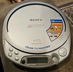 Vtg Sony Walkman D-NF610 Portable Cd Player Atrac MP3 Am Fm Parts Only No Pwr. Fixed Price $14.99.