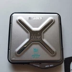 Sony MZ-E44 Mini Disc Walkman Player Mega Bass Silver Only No Battery. Fixed Price $84.55.